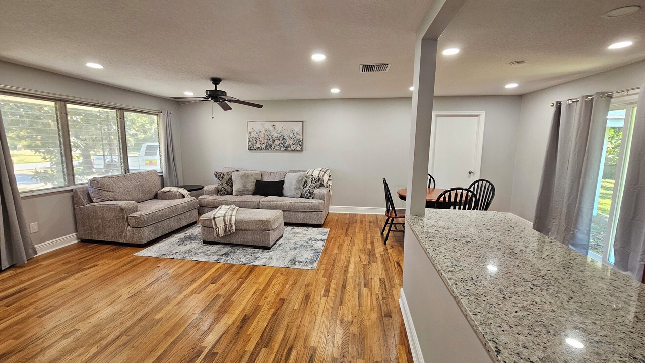Photo of Livingroom in West Melbourne