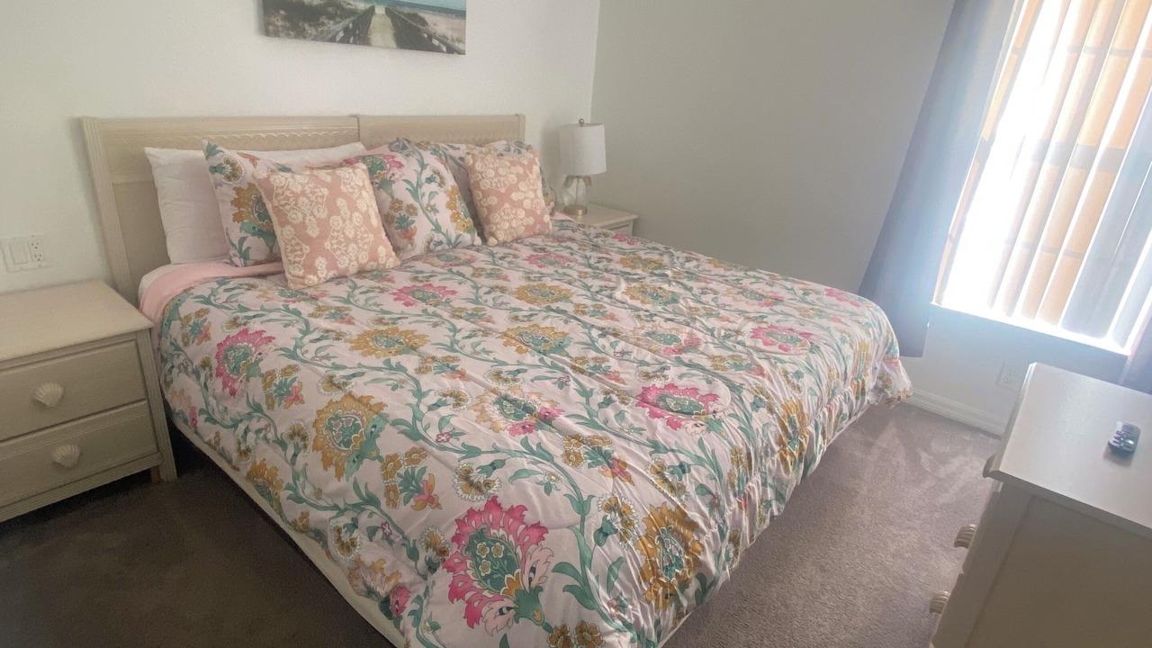 Photo of Bedroom in Seasons
