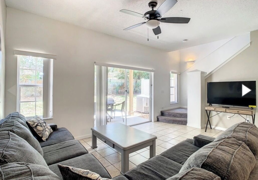 Photo of Livingroom in Seasons