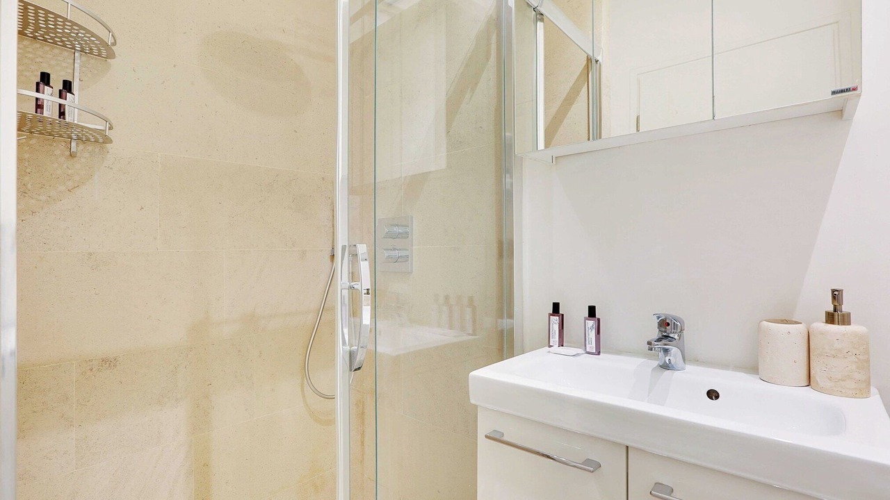 Photo of Bathroom in Levallois-Perret