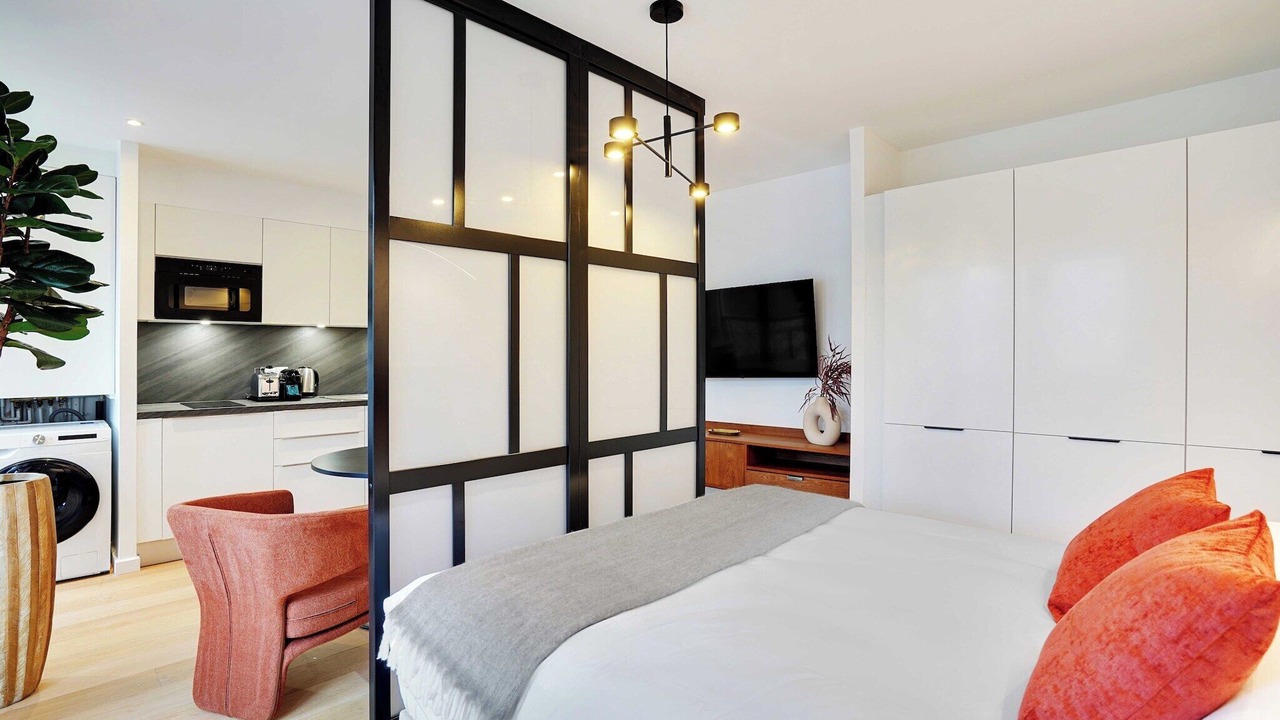 Photo of Bedroom in Levallois-Perret