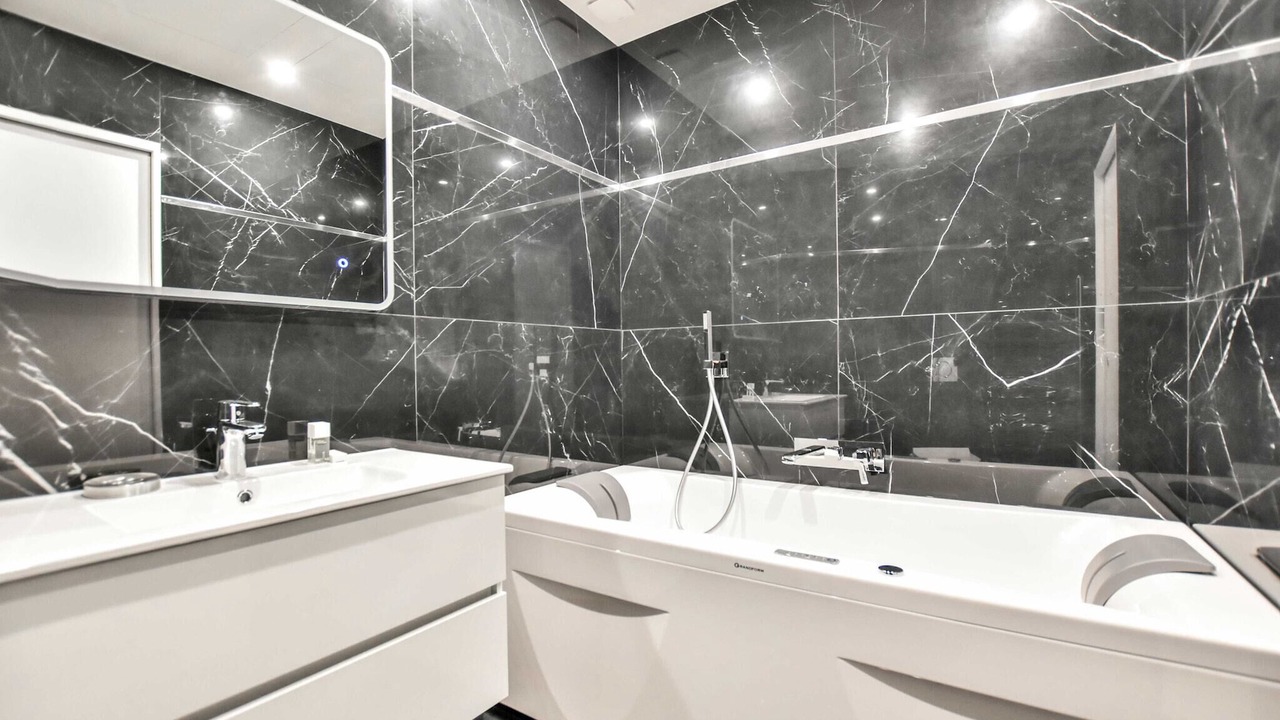 Photo of Bathroom in Chaussee-d'Antin