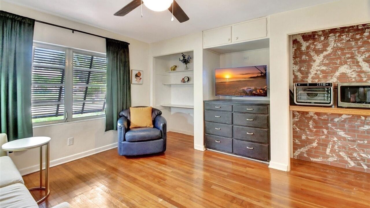 Photo of Livingroom in DeLand