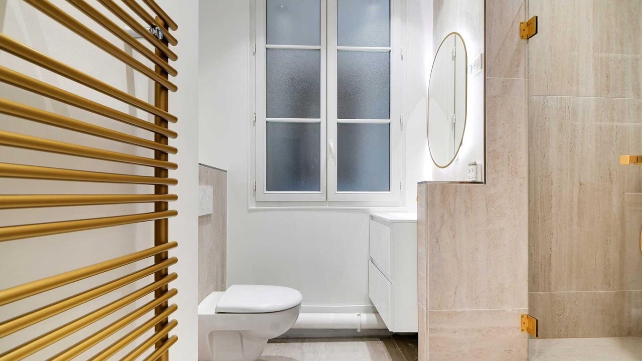 Photo of Bathroom in Chaussee-d'Antin