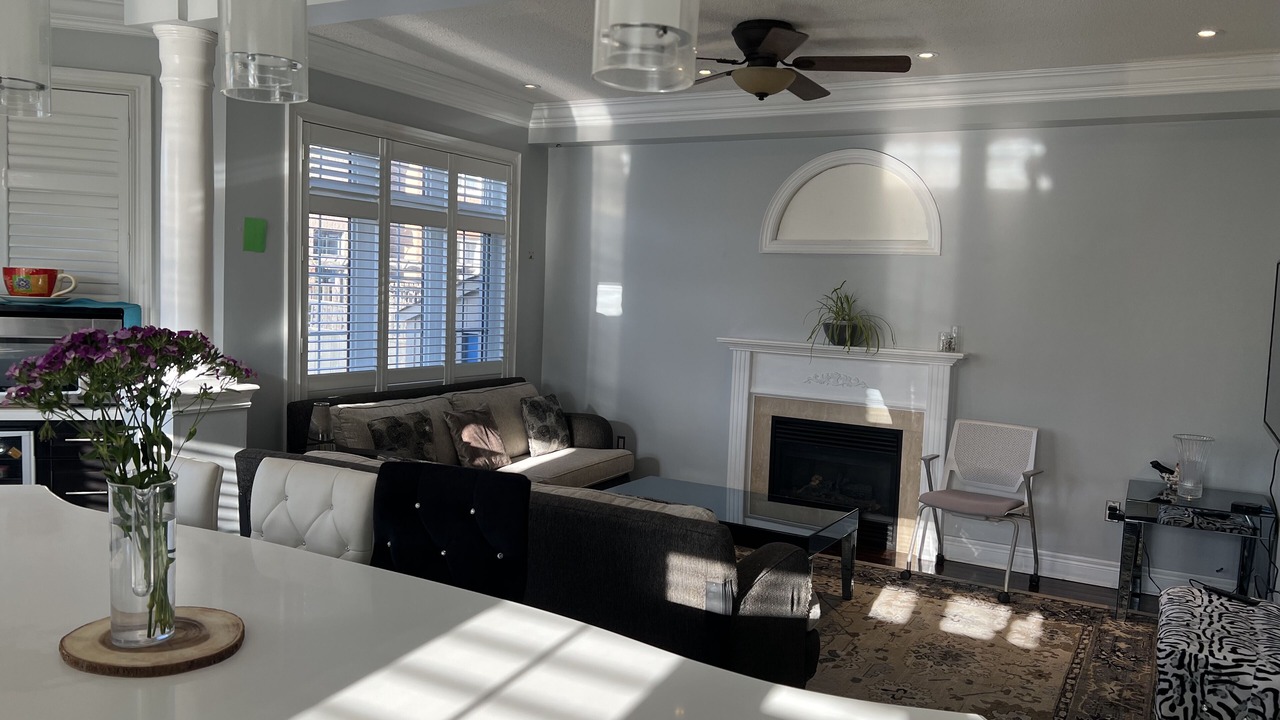 Photo of Livingroom in Churchill Meadows