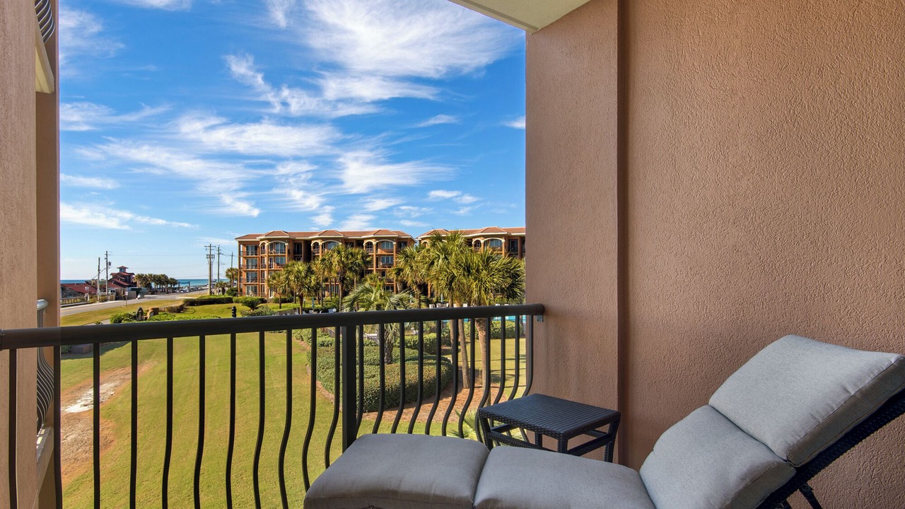Photo of Patio Balcony in Emerald Waters Village