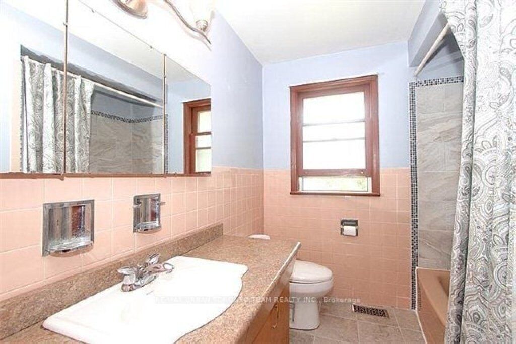 Photo of Bathroom in The Queensway