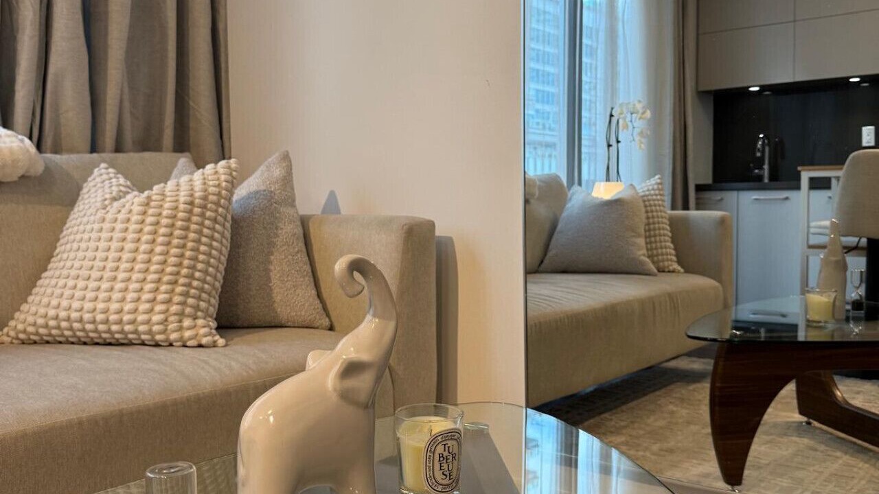Photo of Livingroom in Bloor-Yorkville
