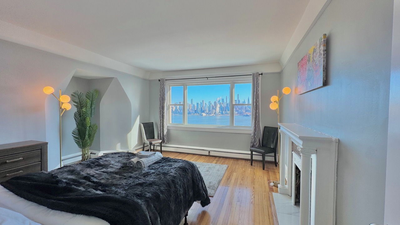 Photo of Bedroom in Weehawken