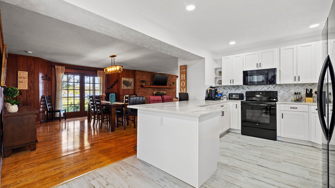 Photo of Kitchen in Lake Magdalene