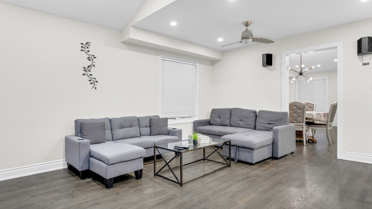 Photo of Livingroom in Lisgar