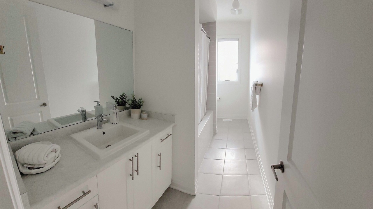 Photo of Bathroom in York Regional Municipality