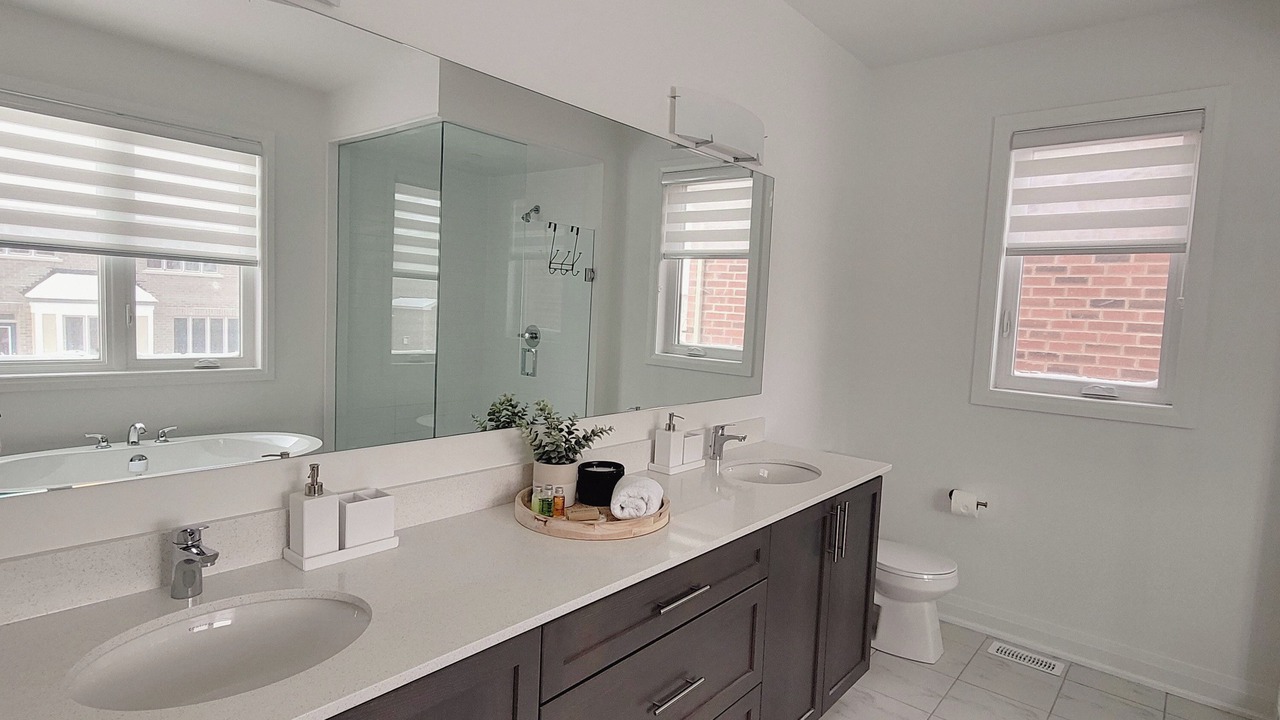 Photo of Bathroom in York Regional Municipality