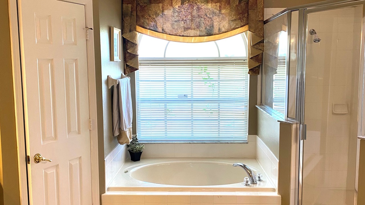 Photo of Bathroom in Orange Tree