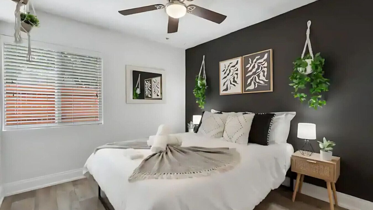 Photo of Bedroom in Bayshore Gardens