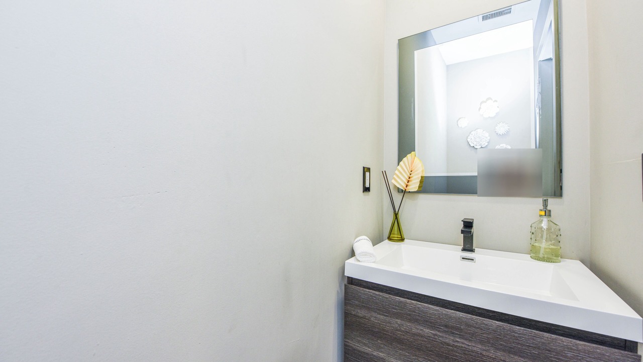 Photo of Bathroom in Erin Mills