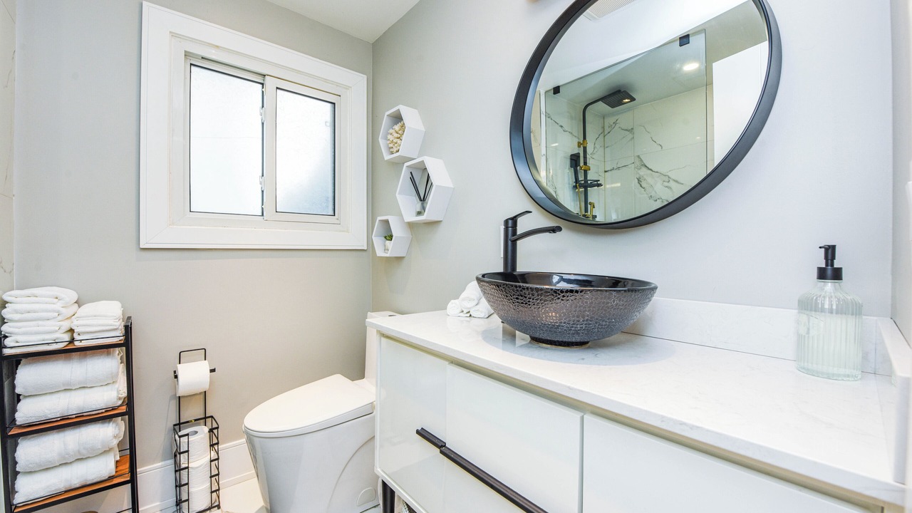 Photo of Bathroom in Erin Mills