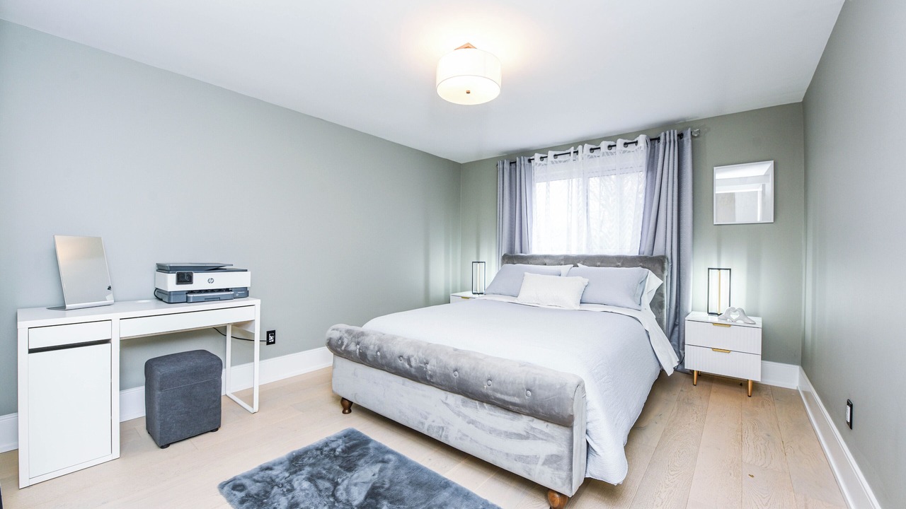 Photo of Bedroom in Erin Mills