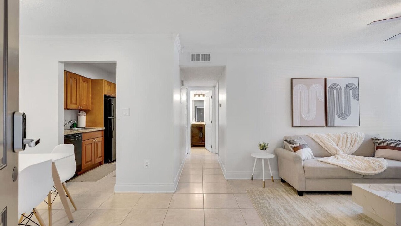 Photo of Livingroom in Bayshore Gardens
