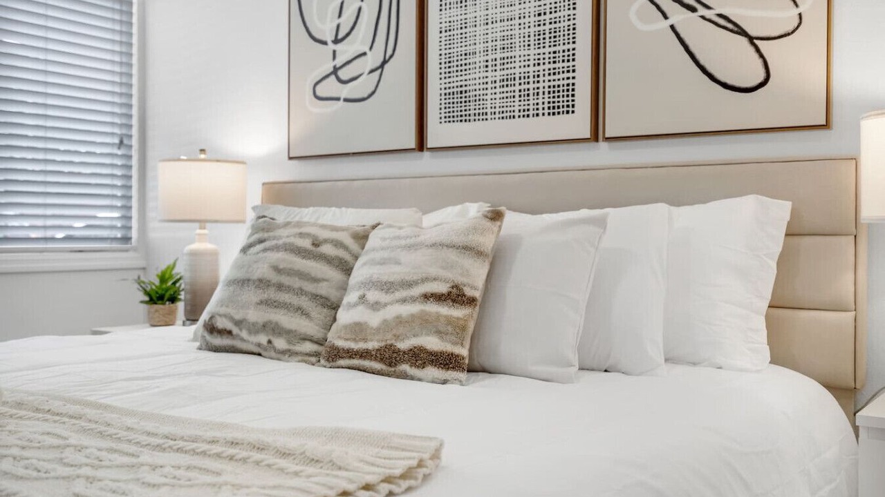 Photo of Bedroom in Bayshore Gardens