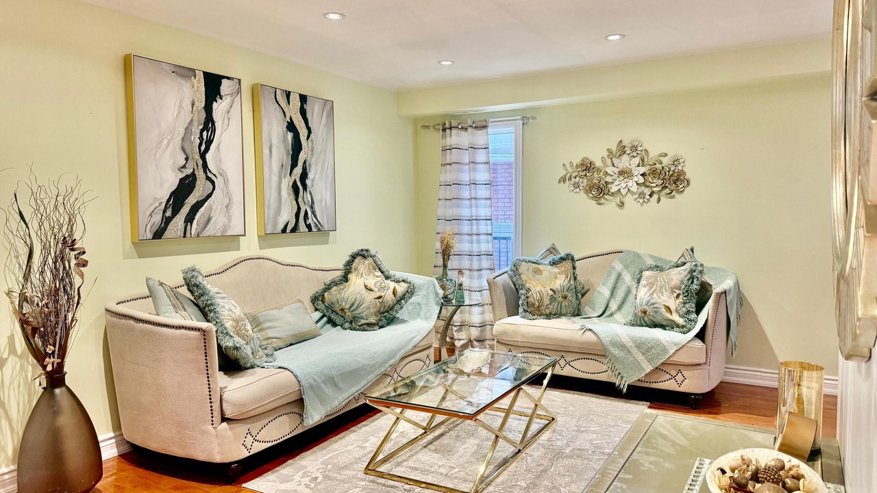 Photo of Livingroom in Brampton