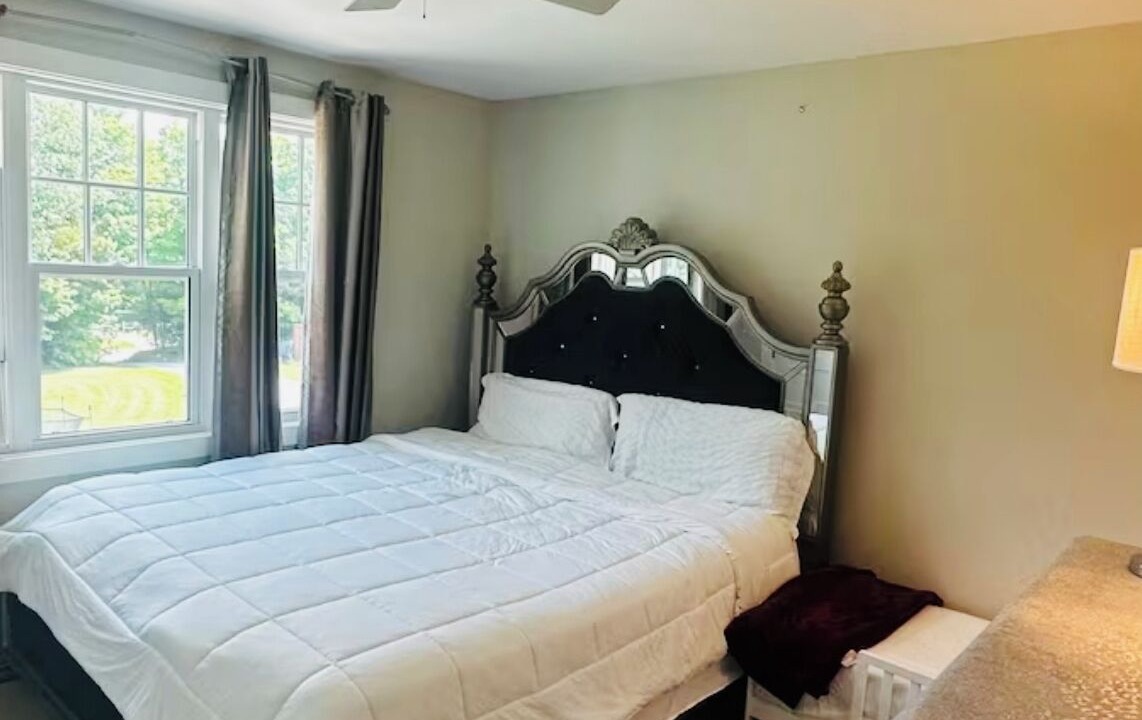 Photo of Bedroom in Oro-Medonte