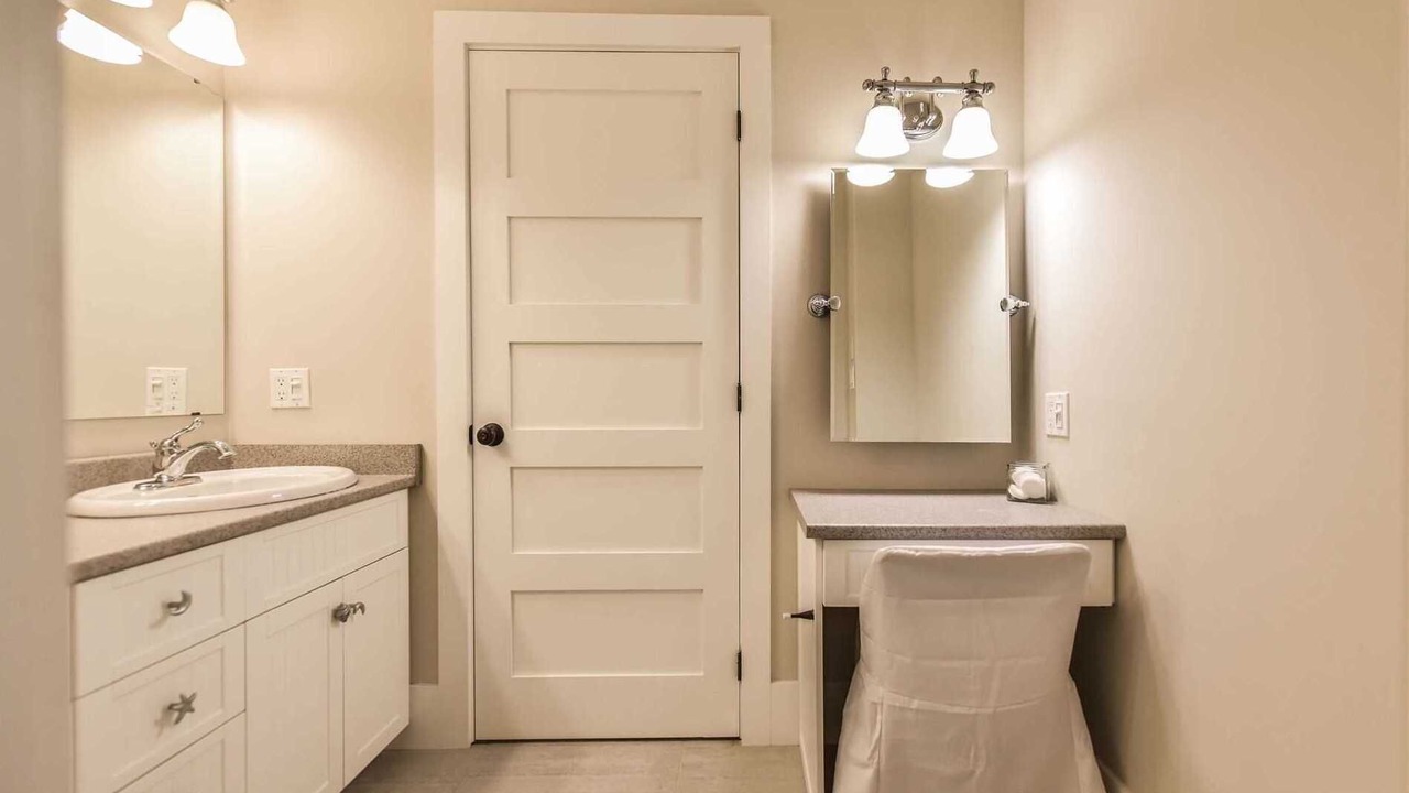 Photo of Bathroom in Oro-Medonte