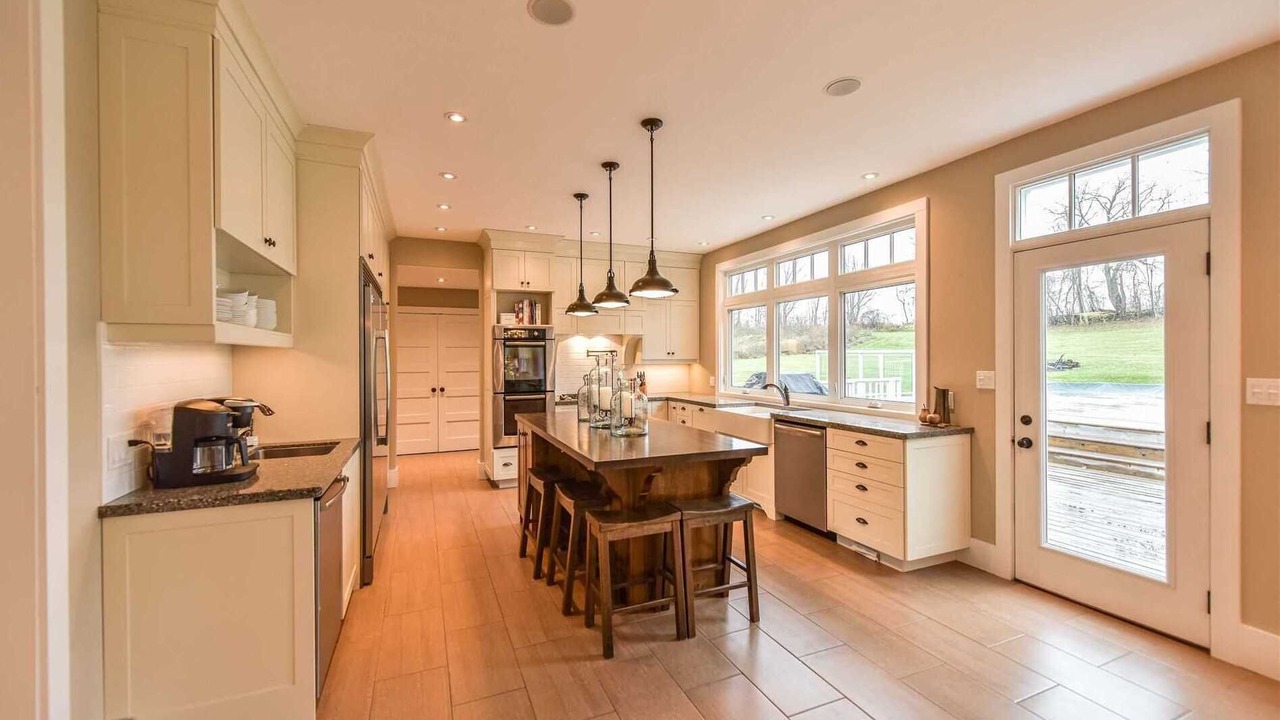 Photo of Kitchen in Oro-Medonte