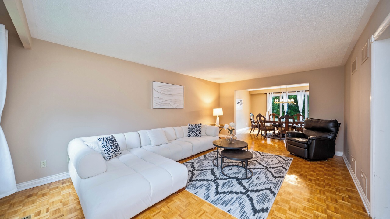 Photo of Livingroom in Richmond Hill