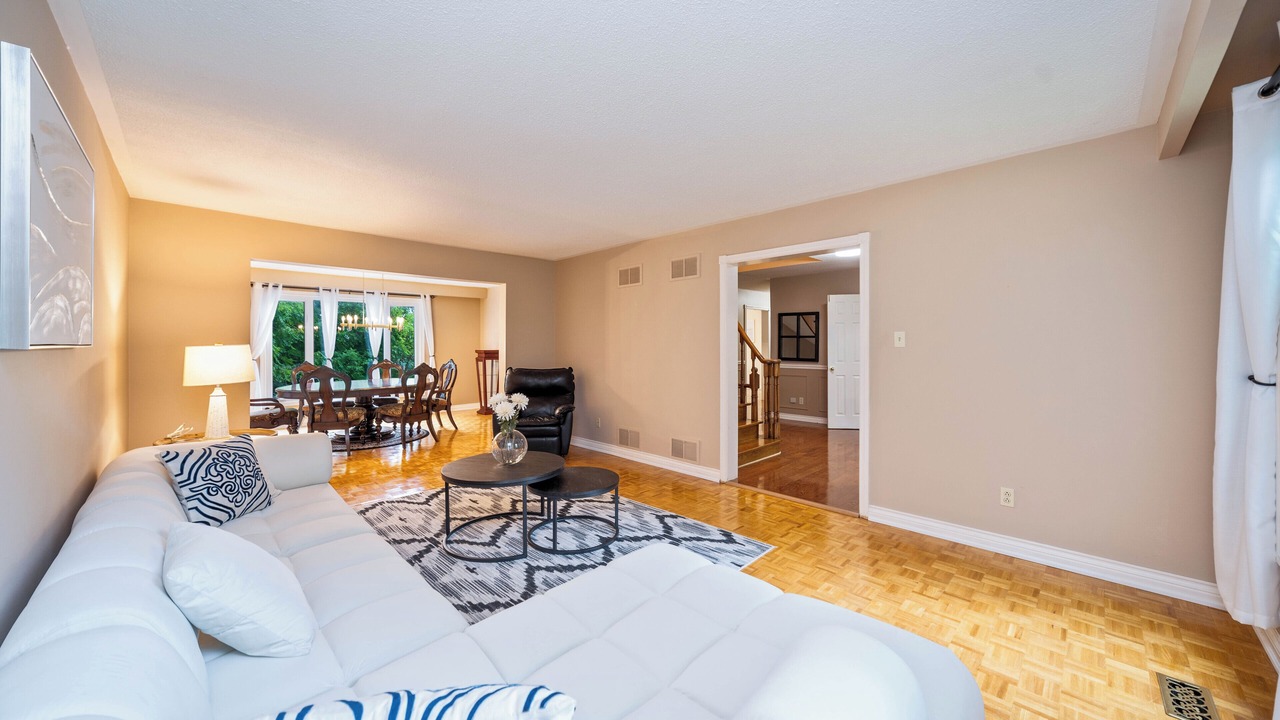 Photo of Livingroom in Richmond Hill