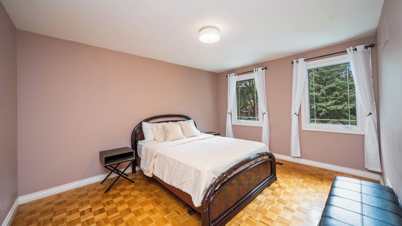Photo of Bedroom in Richmond Hill