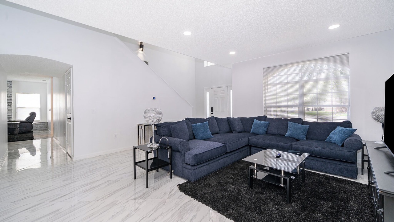 Photo of Livingroom in Crescent Lakes