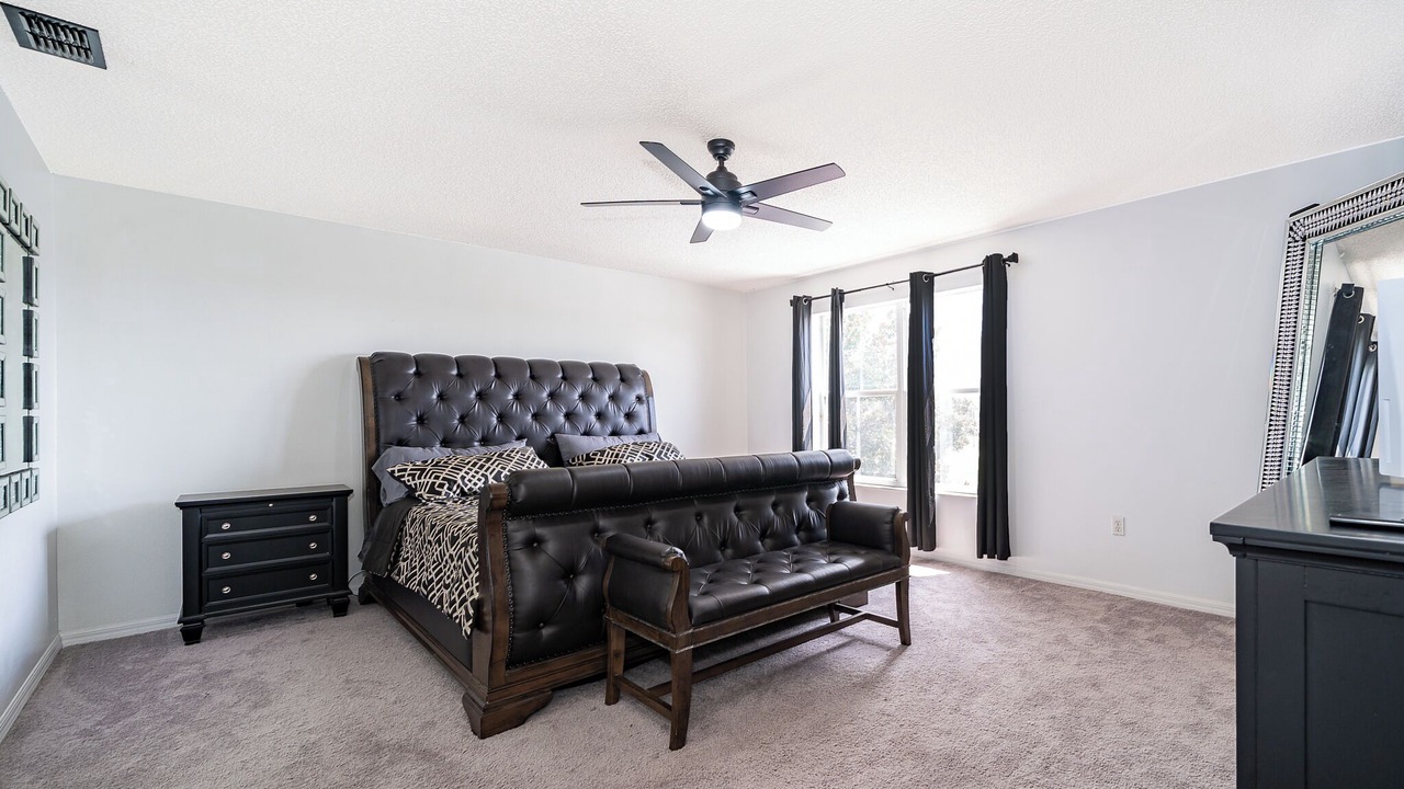 Photo of Bedroom in Crescent Lakes