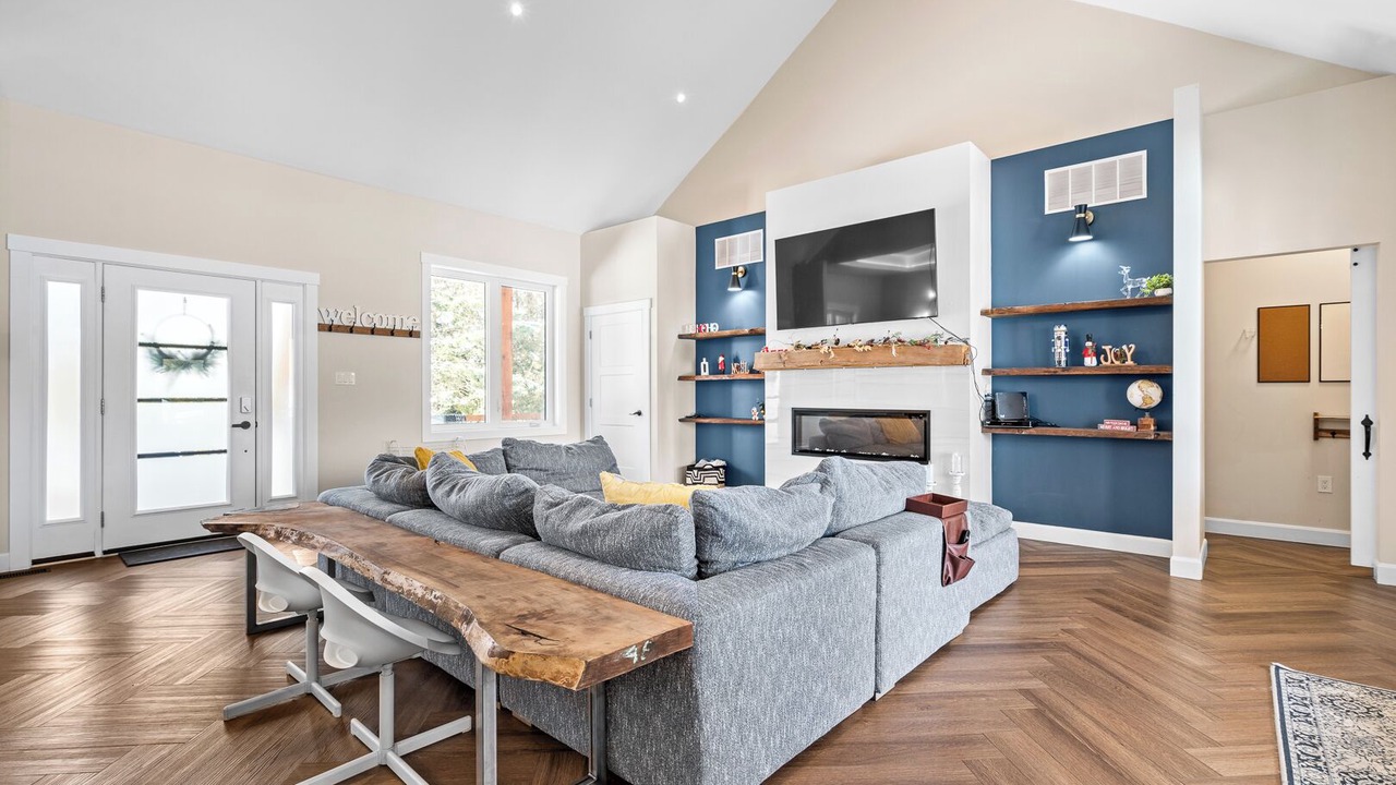 Photo of Livingroom in West Grey