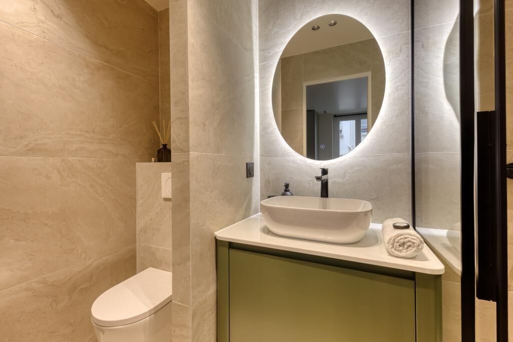 Photo of Bathroom in 9th Arrondissement