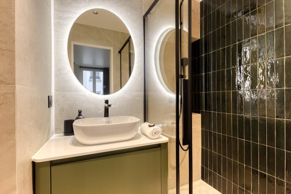 Photo of Bathroom in 9th Arrondissement