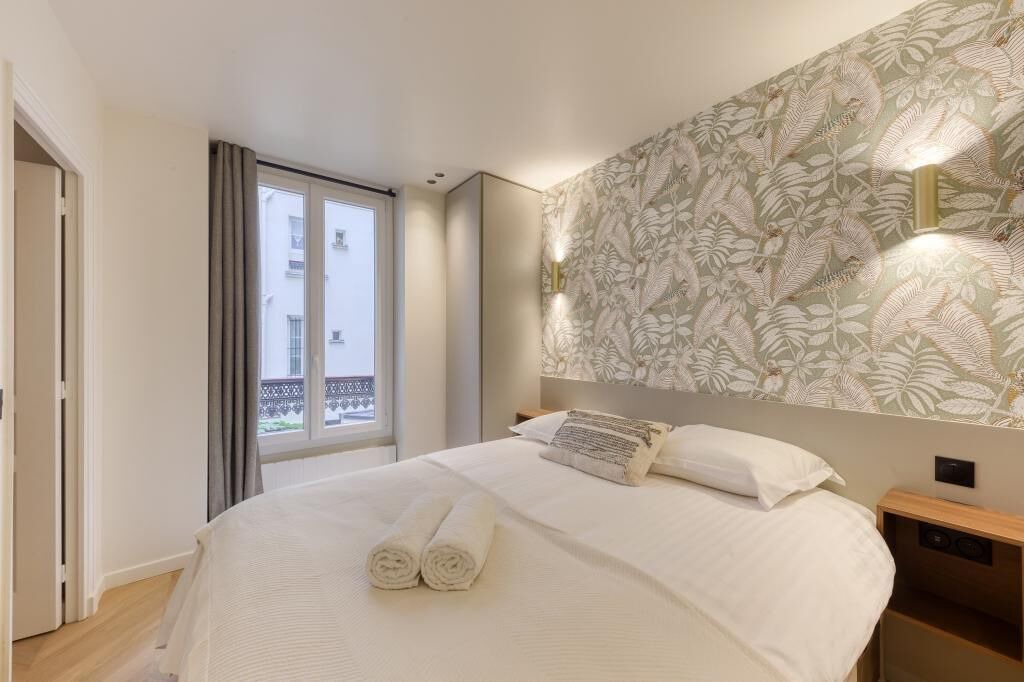 Photo of Bedroom in 9th Arrondissement