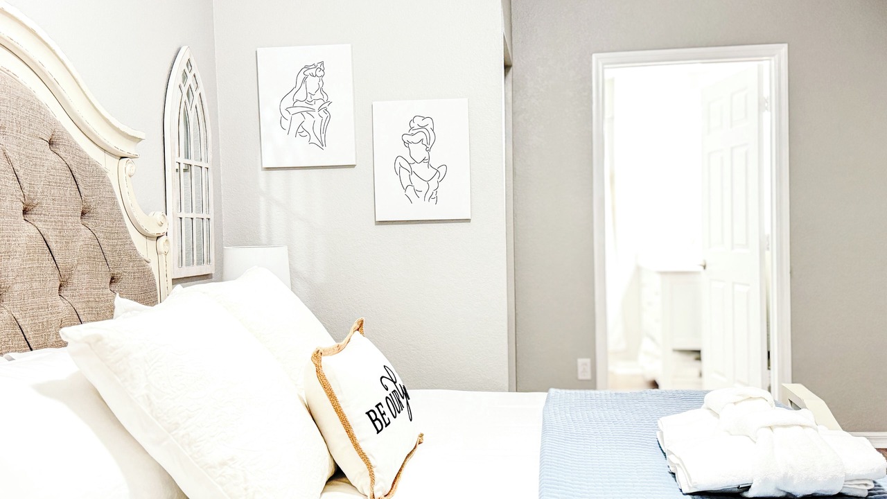 Photo of Bedroom in Venetian Bay Villages