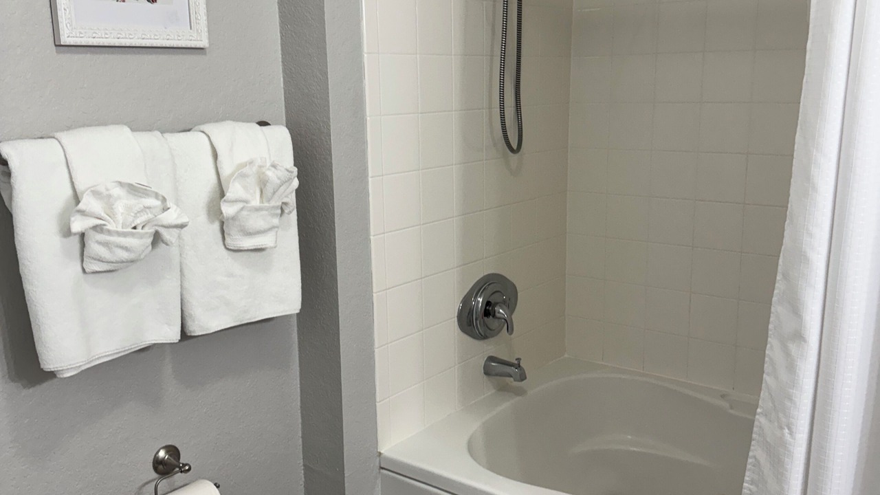 Photo of Bathroom in Venetian Bay Villages