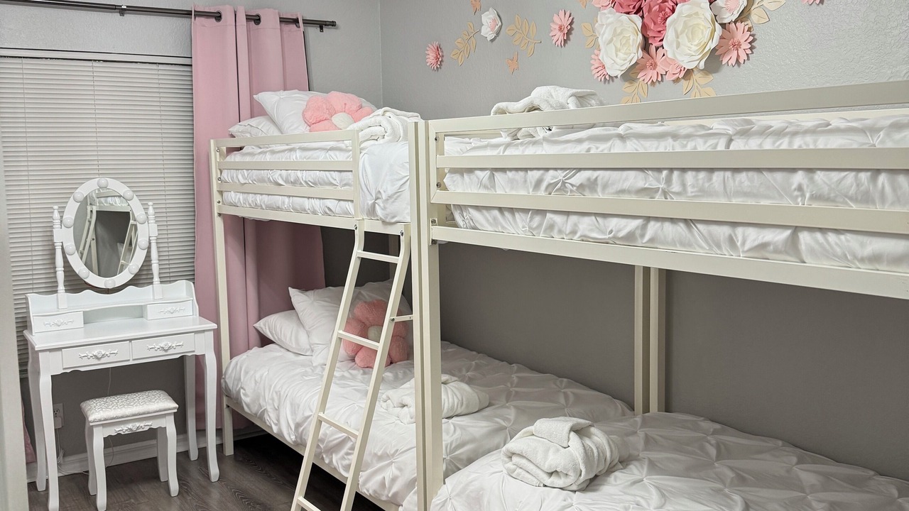 Photo of Bedroom in Venetian Bay Villages