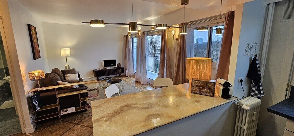 Photo of Livingroom in Republique–Point-du-Jour