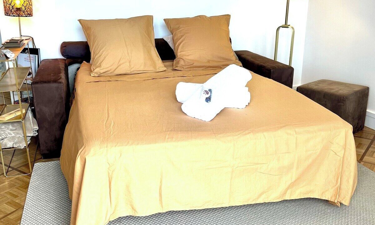 Photo of Bedroom in Republique–Point-du-Jour
