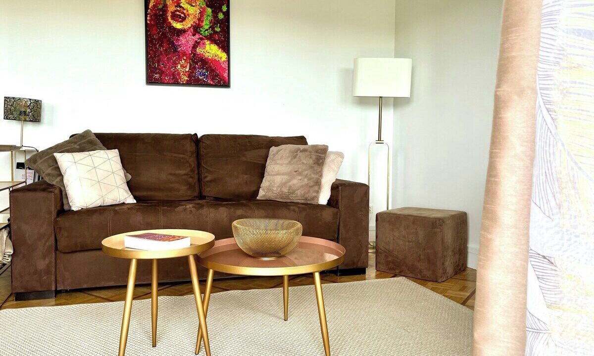Photo of Livingroom in Republique–Point-du-Jour