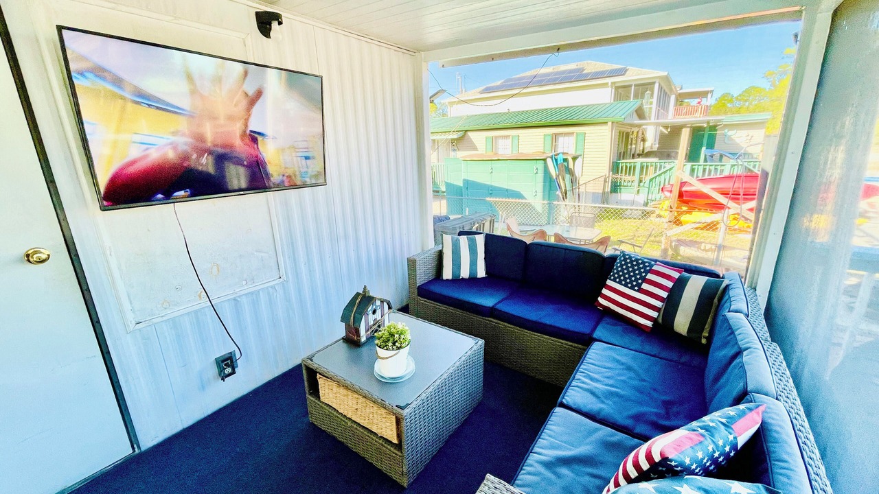 Photo of Livingroom in Weeki Wachee Gardens