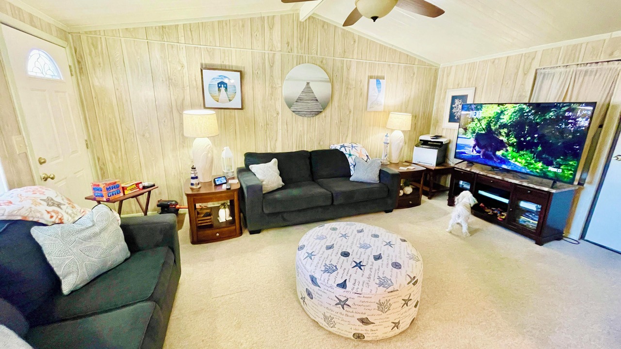 Photo of Livingroom in Weeki Wachee Gardens