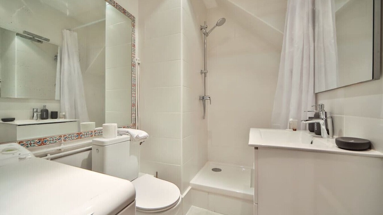 Photo of Bathroom in Notre-Dame-des-Champs