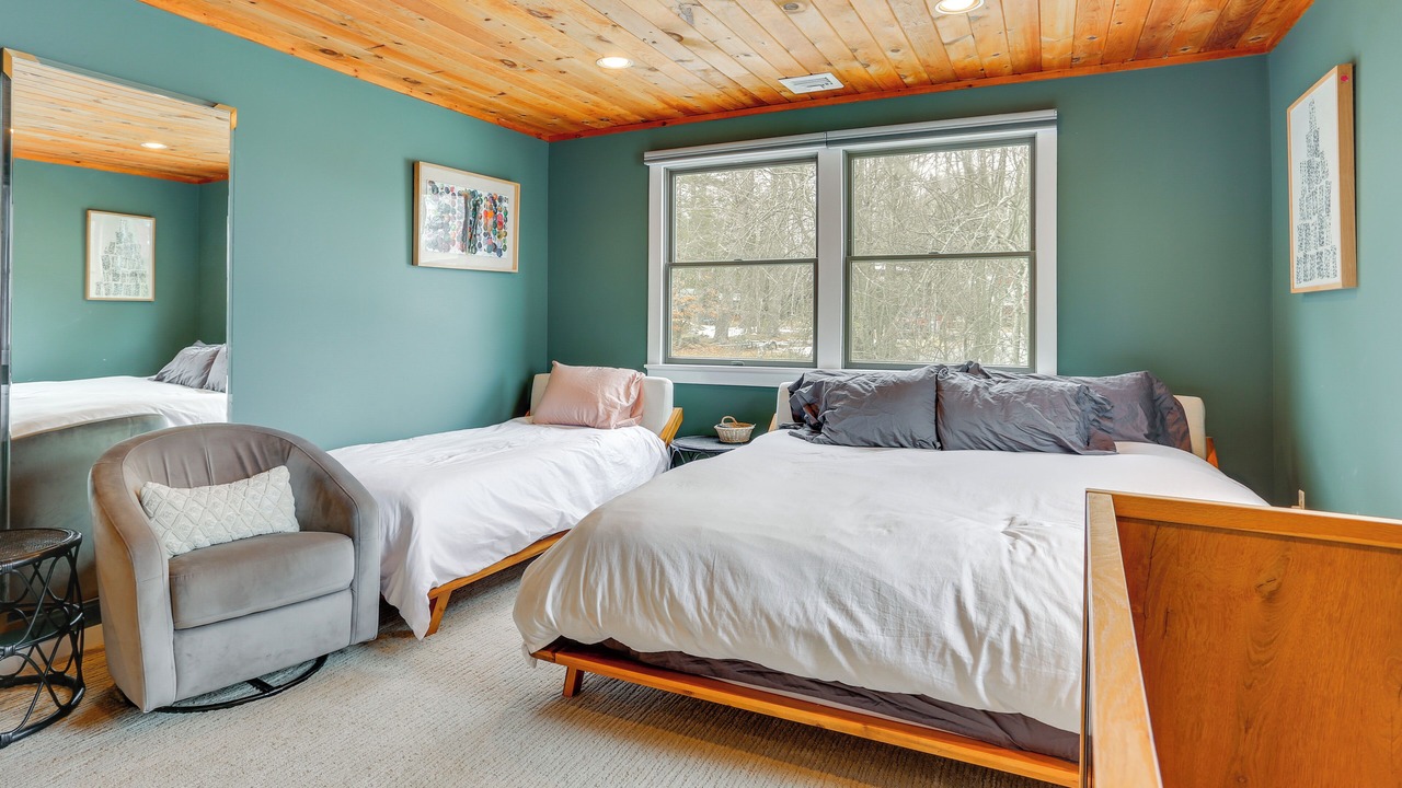 Photo of Bedroom in White Lake