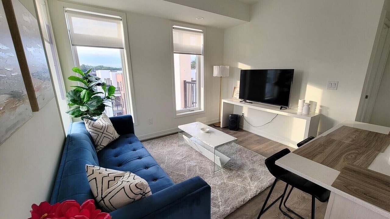 Photo of Livingroom in Brookhaven - Amesbury