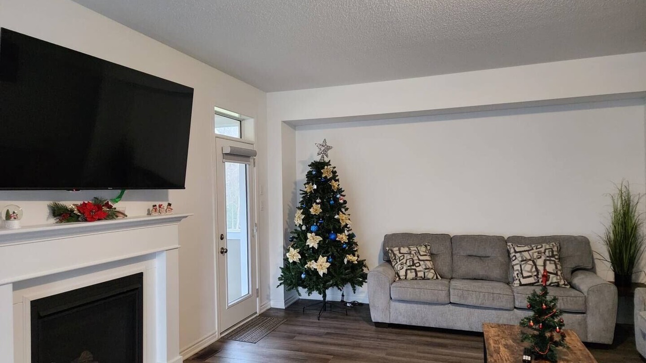 Photo of Livingroom in Bracebridge