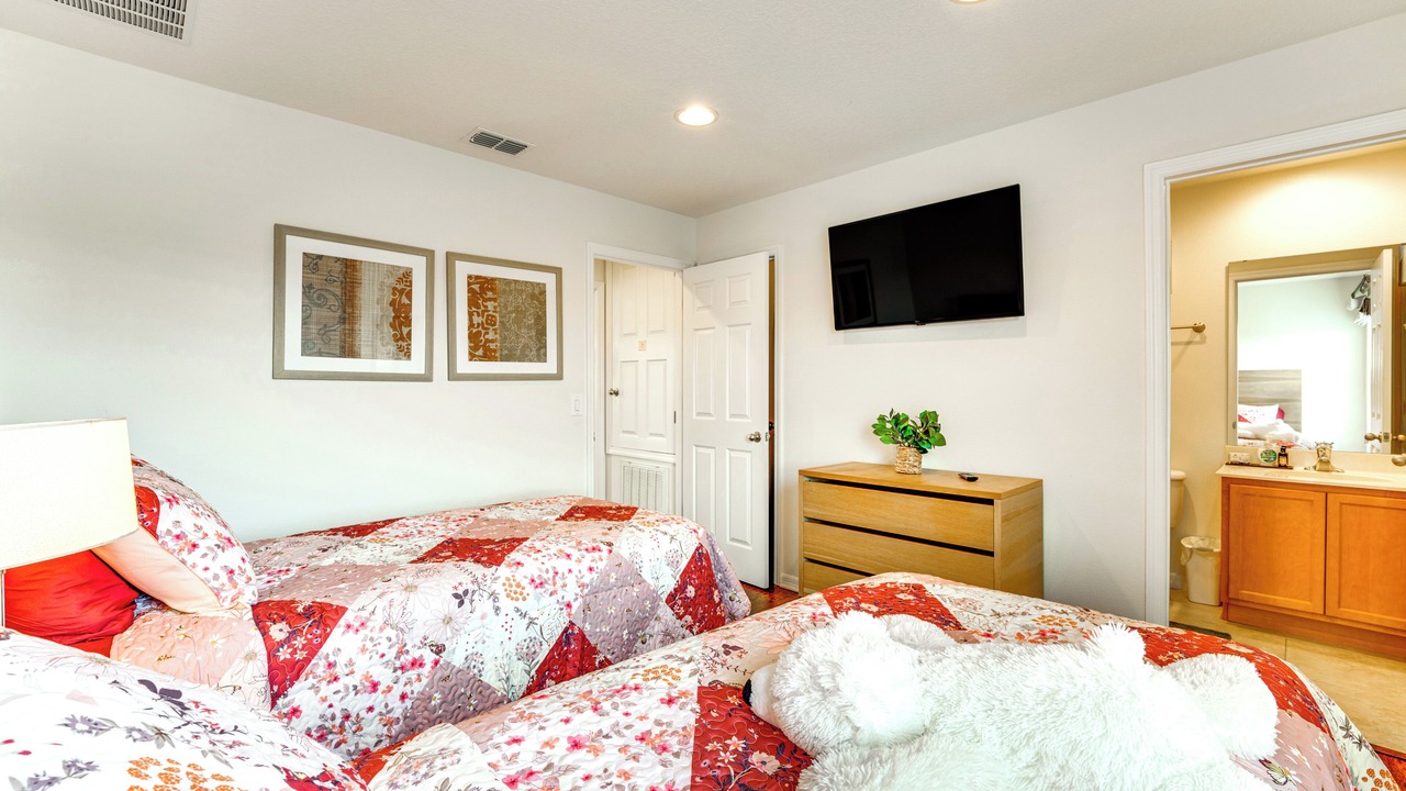 Photo of Bedroom in Sunset Lakes